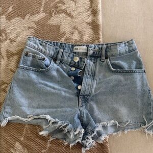 Zara Light Blue Button-Front Distressed Denim Shorts size 6